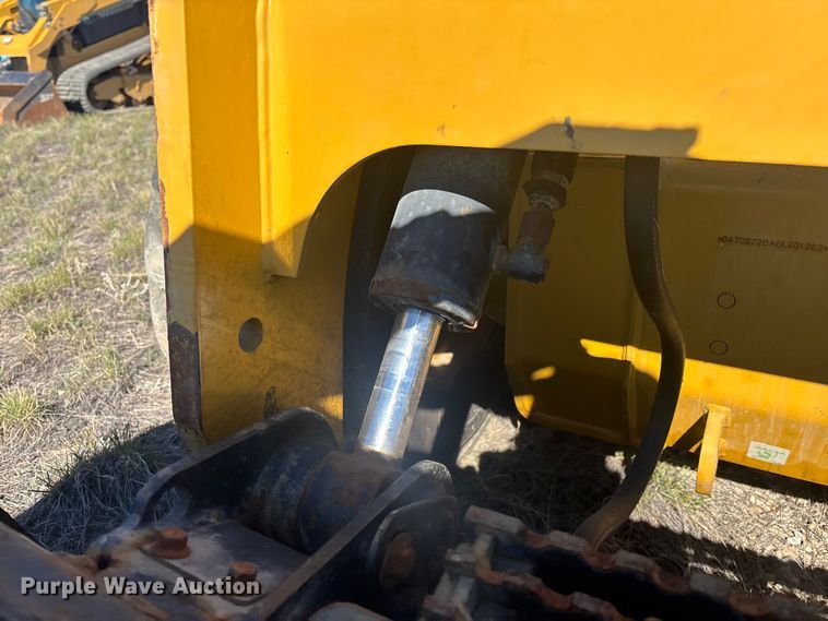 image for item YA2914 2019 Caterpillar 272D2 skid steer loader