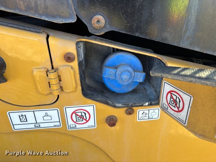 image for item YA2914 2019 Caterpillar 272D2 skid steer loader