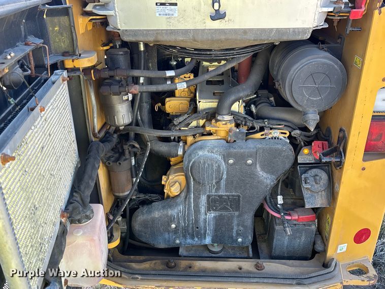 image for item YA2914 2019 Caterpillar 272D2 skid steer loader