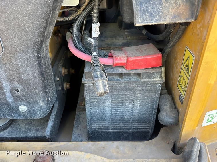 image for item YA2914 2019 Caterpillar 272D2 skid steer loader