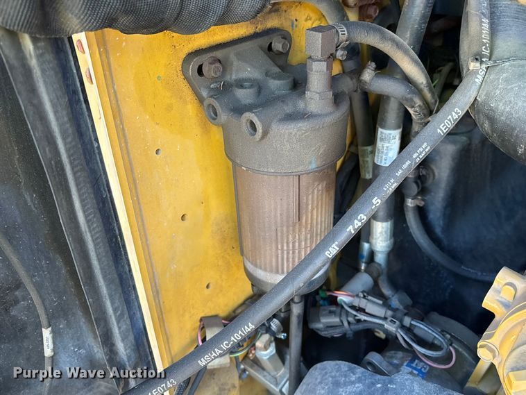 image for item YA2914 2019 Caterpillar 272D2 skid steer loader