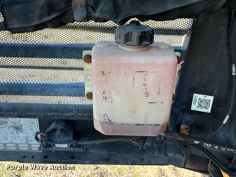 image for item YA2914 2019 Caterpillar 272D2 skid steer loader