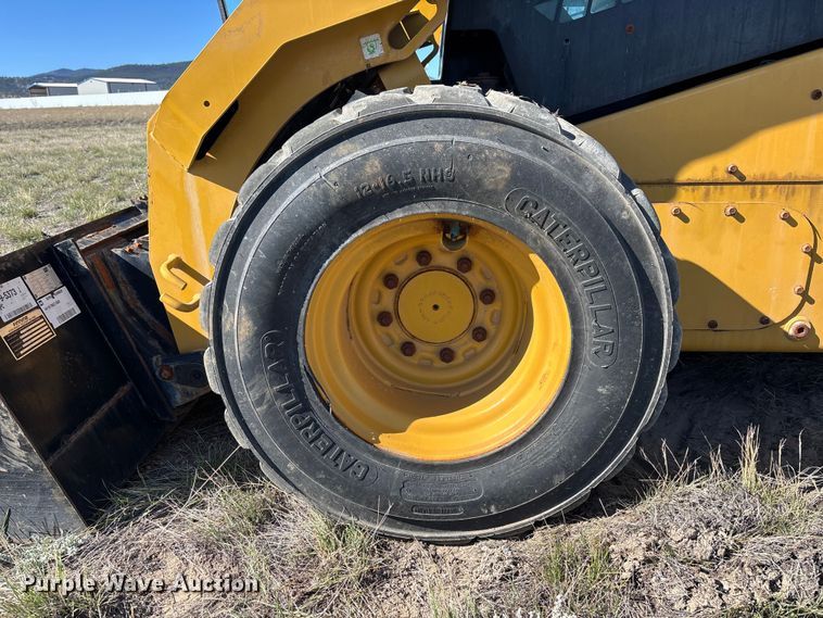 image for item YA2914 2019 Caterpillar 272D2 skid steer loader