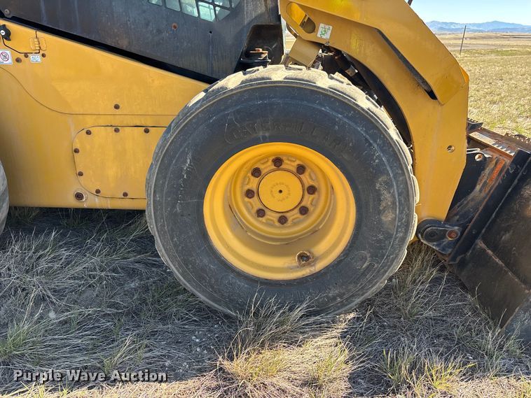image for item YA2914 2019 Caterpillar 272D2 skid steer loader