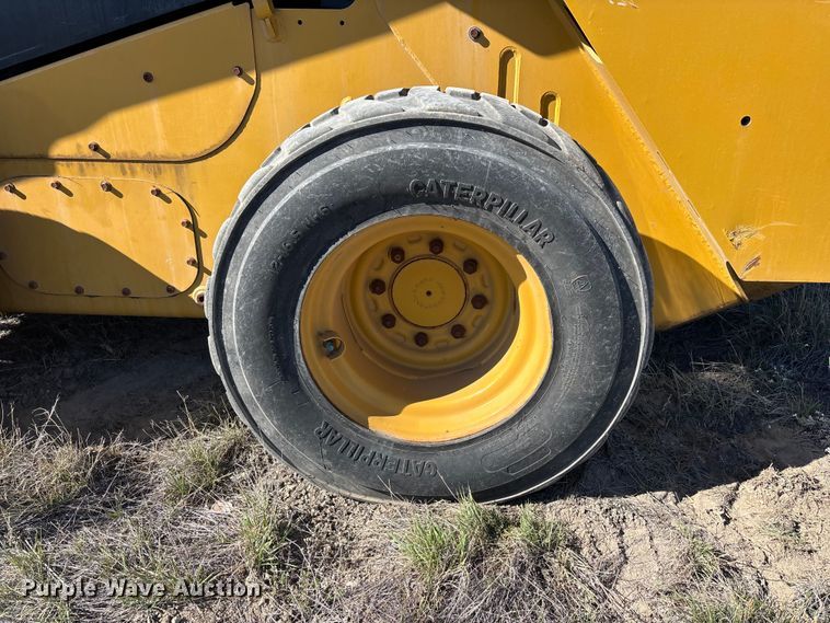 image for item YA2914 2019 Caterpillar 272D2 skid steer loader