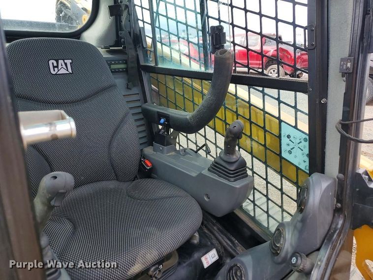 image for item YA2915 2023 Caterpillar 289D3 tracked skid steer loader