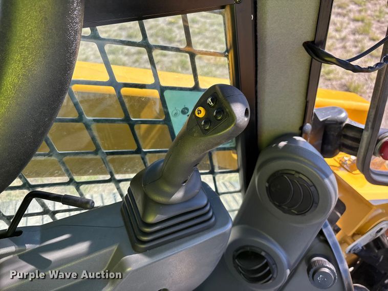 image for item YA2916 2024 Caterpillar 289D3 tracked skid steer loader