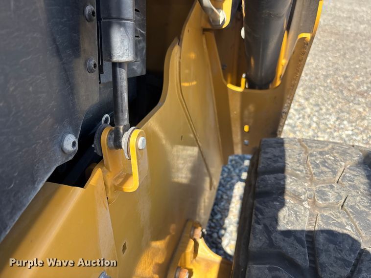 image for item YA2918 2022 Caterpillar 262D3 skid steer loader
