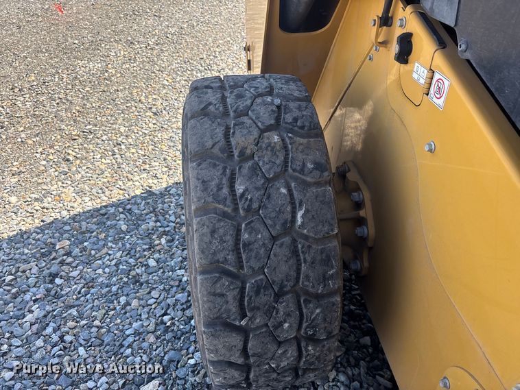 image for item YA2918 2022 Caterpillar 262D3 skid steer loader