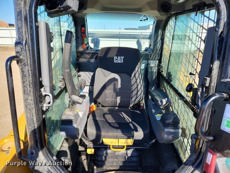 image for item YA2920 2024 Caterpillar 255 tracked skid steer loader