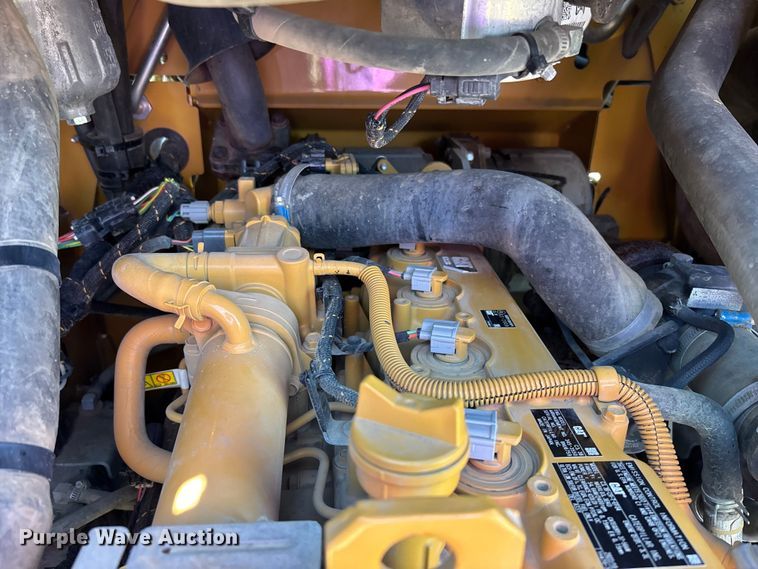 image for item YA2921 2023 Caterpillar 289D3 tracked skid steer loader