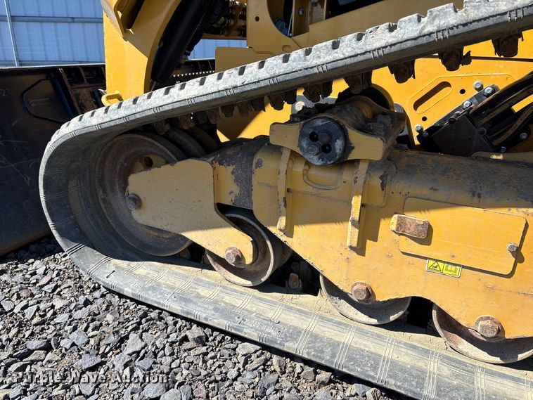 image for item YA2921 2023 Caterpillar 289D3 tracked skid steer loader