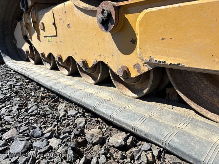 image for item YA2921 2023 Caterpillar 289D3 tracked skid steer loader