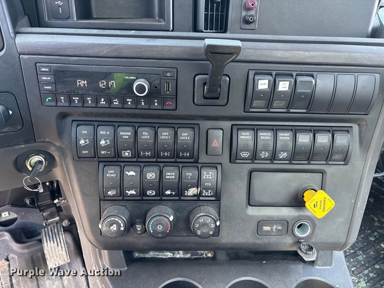 image for item YA3018 2026 International HX620 vacuum truck