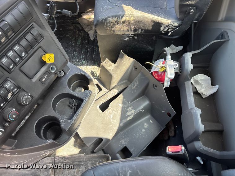 image for item YA3018 2026 International HX620 vacuum truck