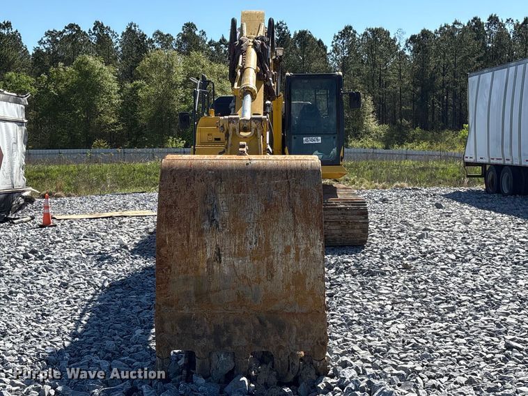 image for item YA3136 2023 Komatsu PC210LC-11 excavator