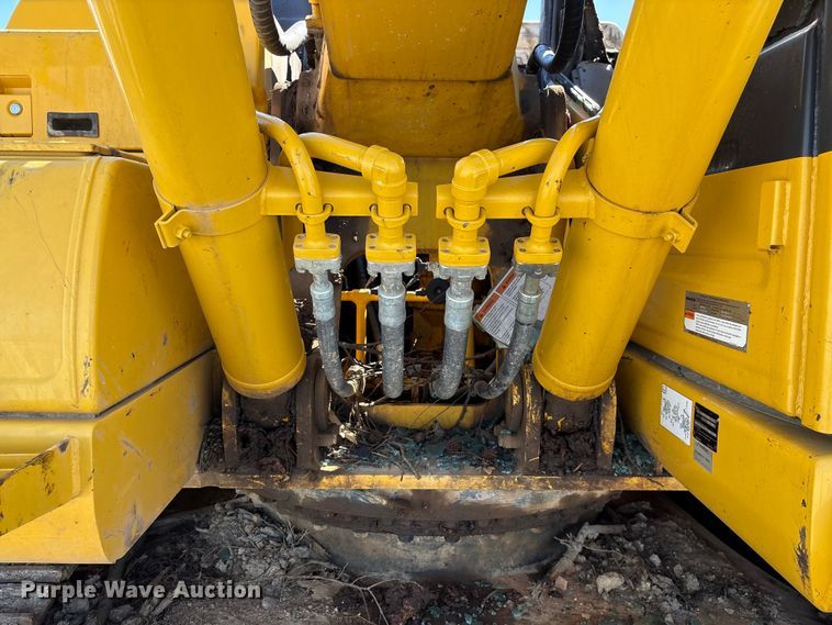 image for item YA3136 2023 Komatsu PC210LC-11 excavator