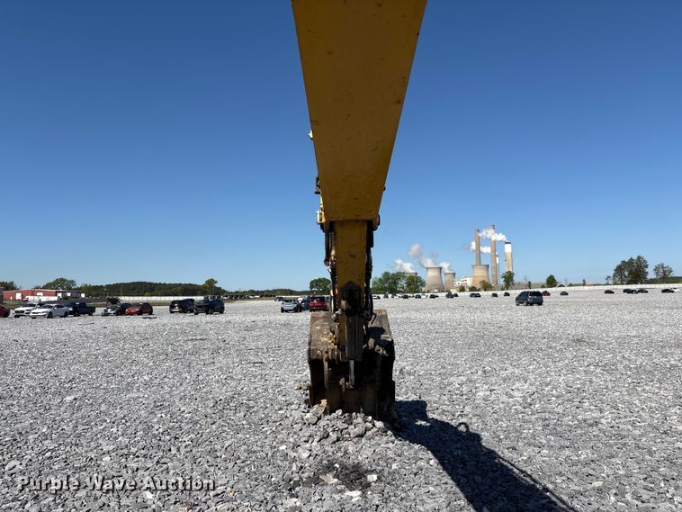 image for item YA3136 2023 Komatsu PC210LC-11 excavator