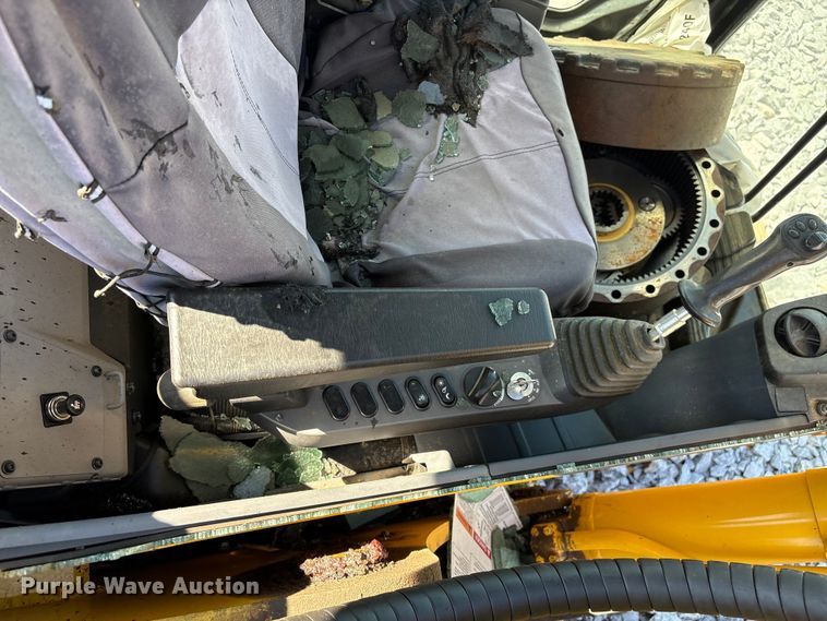 image for item YA3136 2023 Komatsu PC210LC-11 excavator