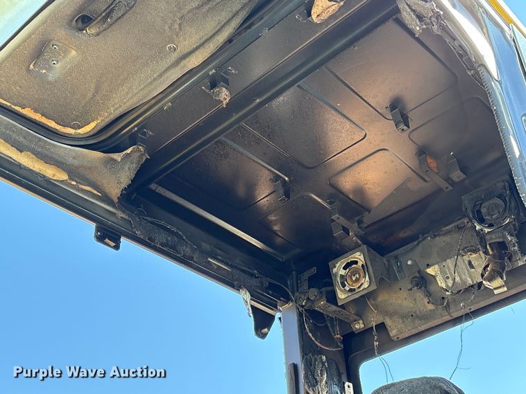 image for item YA3136 2023 Komatsu PC210LC-11 excavator