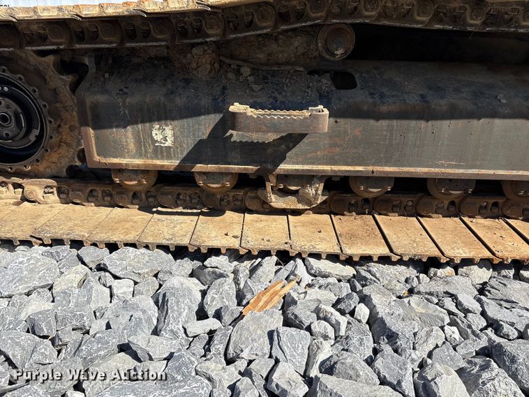 image for item YA3136 2023 Komatsu PC210LC-11 excavator