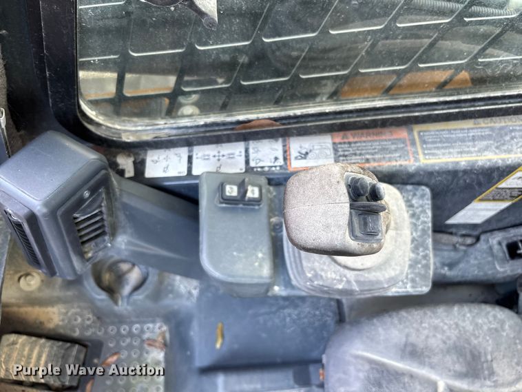 image for item YA3152 2022 John Deere 325G tracked skid steer loader