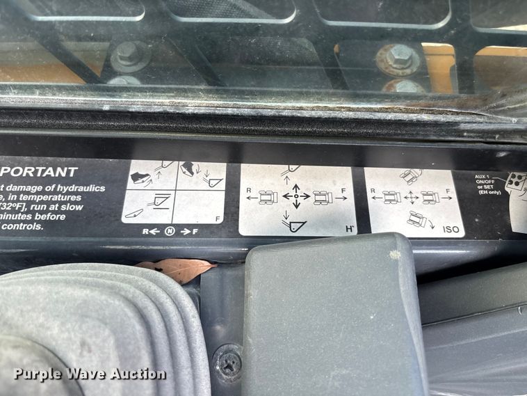 image for item YA3152 2022 John Deere 325G tracked skid steer loader