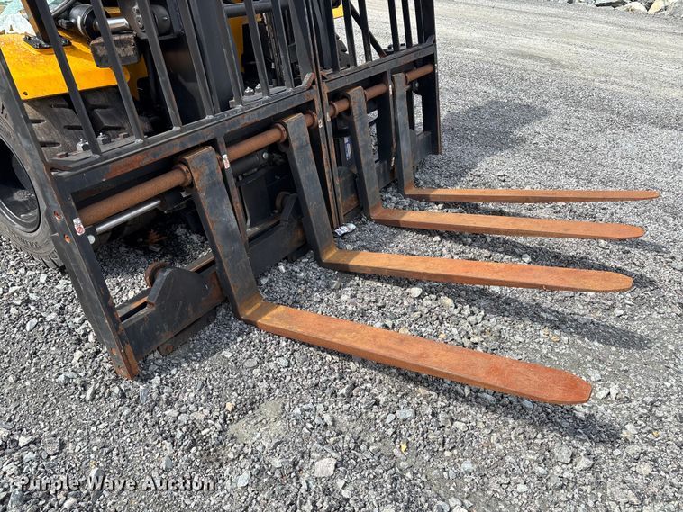 image for item YA3254 Hyundai 70D-9 forklift