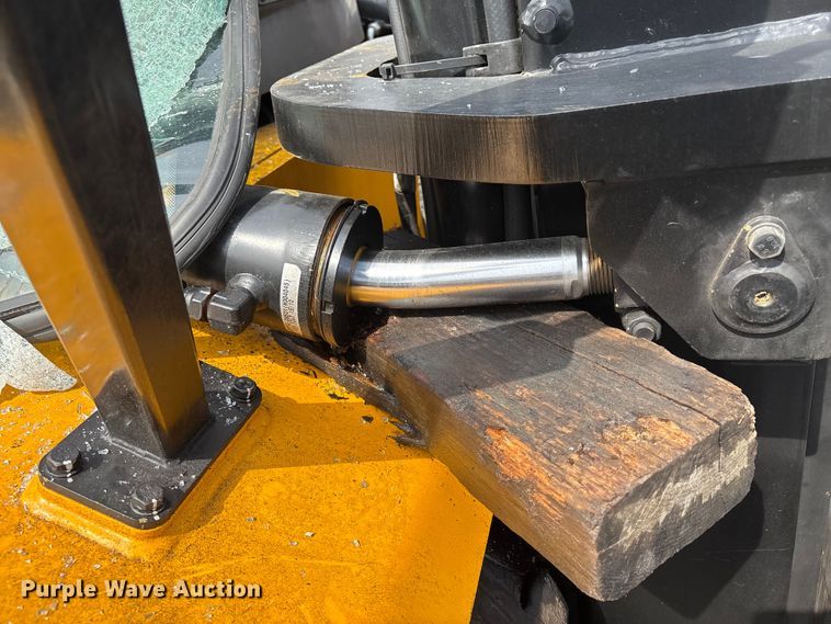 image for item YA3254 Hyundai 70D-9 forklift