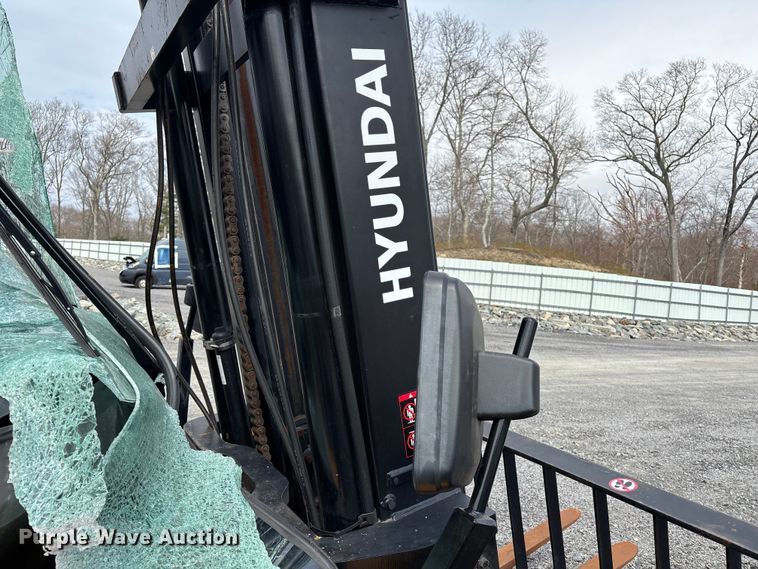 image for item YA3254 Hyundai 70D-9 forklift