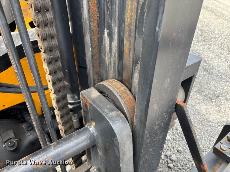 image for item YA3254 Hyundai 70D-9 forklift