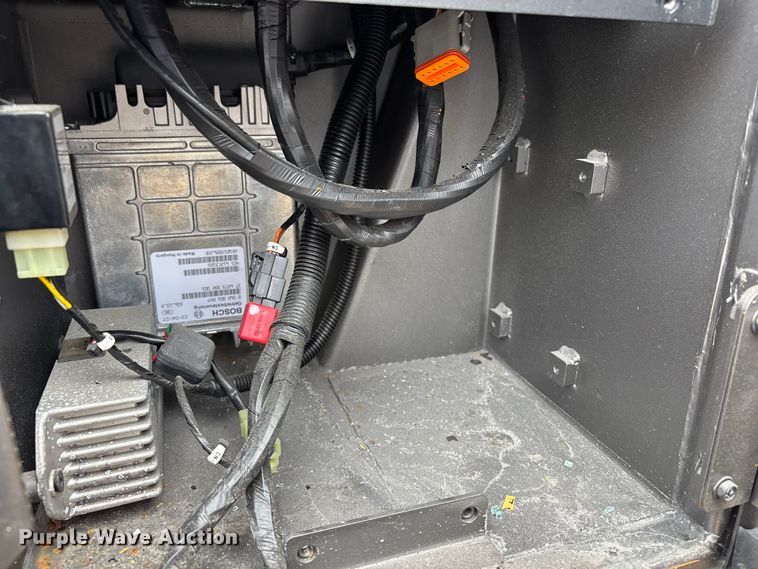 image for item YA3254 Hyundai 70D-9 forklift
