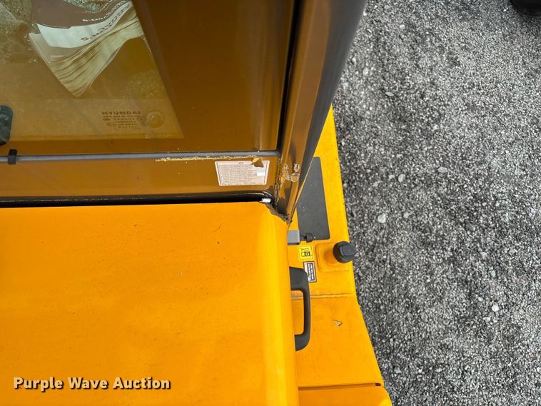 image for item YA3254 Hyundai 70D-9 forklift