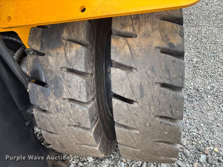 image for item YA3254 Hyundai 70D-9 forklift