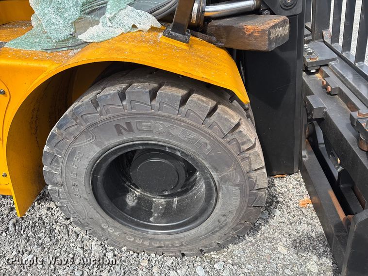 image for item YA3254 Hyundai 70D-9 forklift