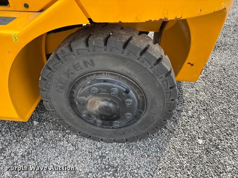 image for item YA3254 Hyundai 70D-9 forklift