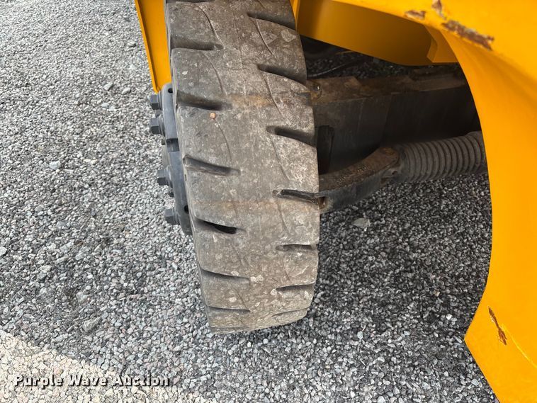 image for item YA3254 Hyundai 70D-9 forklift