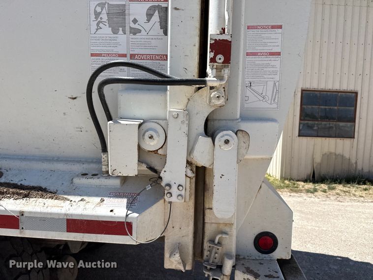 image for item DH1939 2021 Freightliner Business Class M2 refuse truck