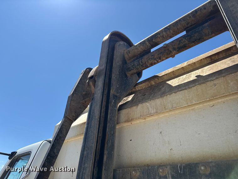 image for item DH1939 2021 Freightliner Business Class M2 refuse truck