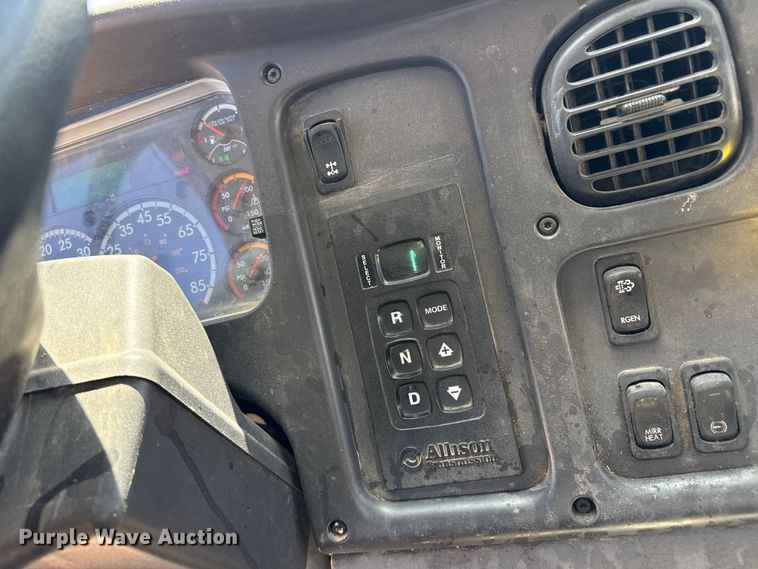 image for item DH1939 2021 Freightliner Business Class M2 refuse truck