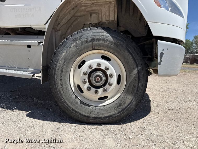 image for item DH1939 2021 Freightliner Business Class M2 refuse truck