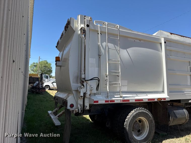 image for item DH1940 2017 Freightliner Business Class M2 refuse truck