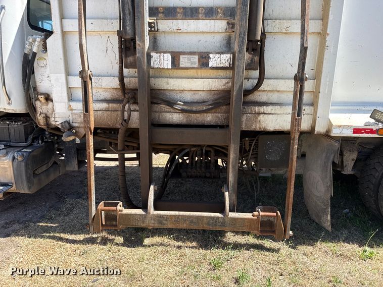 image for item DH1940 2017 Freightliner Business Class M2 refuse truck