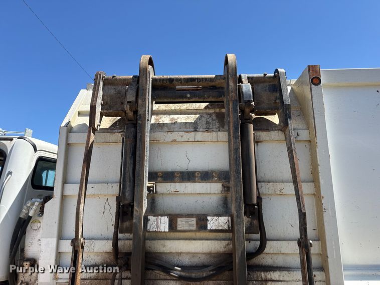 image for item DH1940 2017 Freightliner Business Class M2 refuse truck