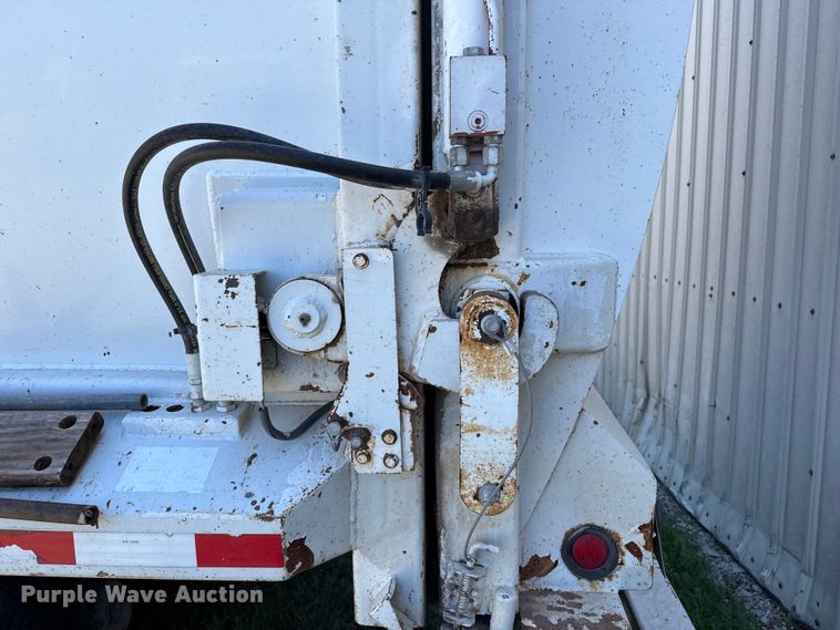 image for item DH1940 2017 Freightliner Business Class M2 refuse truck