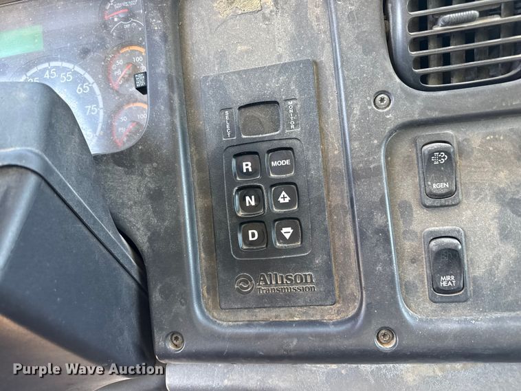 image for item DH1940 2017 Freightliner Business Class M2 refuse truck