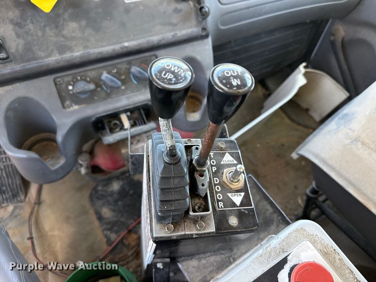 image for item DH1940 2017 Freightliner Business Class M2 refuse truck