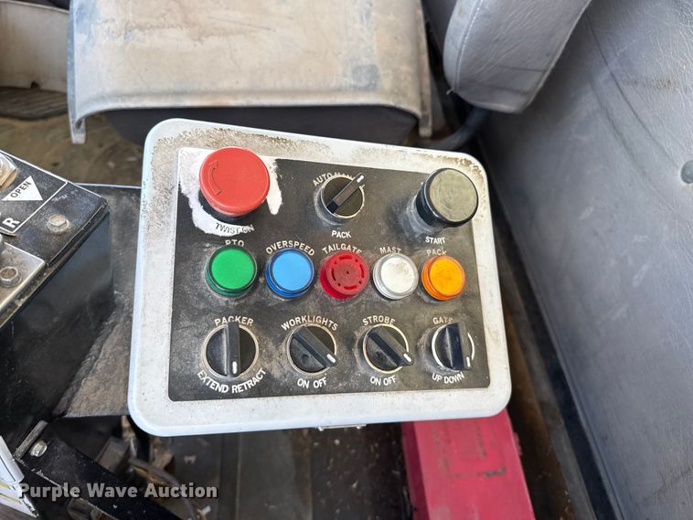 image for item DH1940 2017 Freightliner Business Class M2 refuse truck