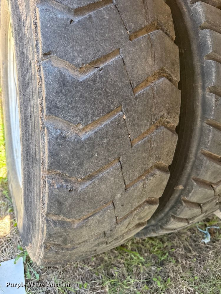 image for item DH1940 2017 Freightliner Business Class M2 refuse truck