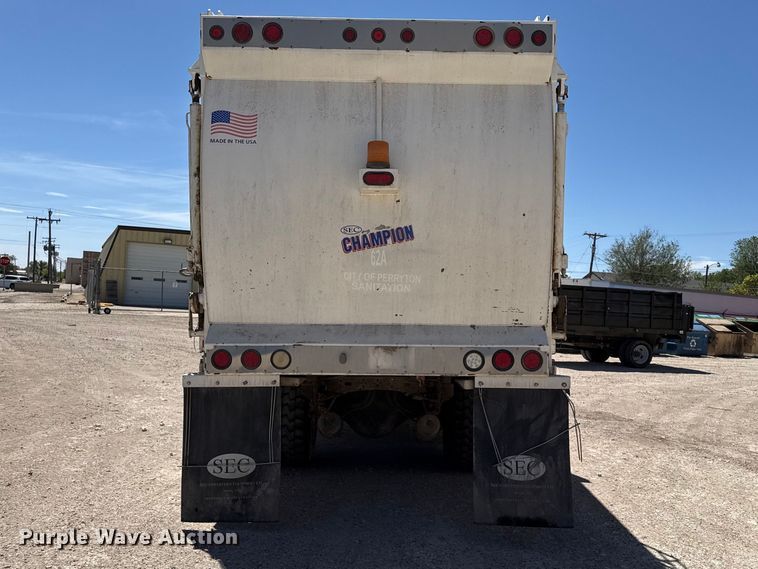 image for item DH1941 2014 Freightliner Business Class M2 refuse truck